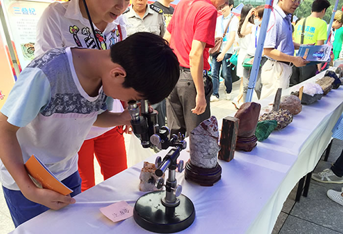 �������ʲ���ݿ�չ���߽����صĹ�����ʯ��������������