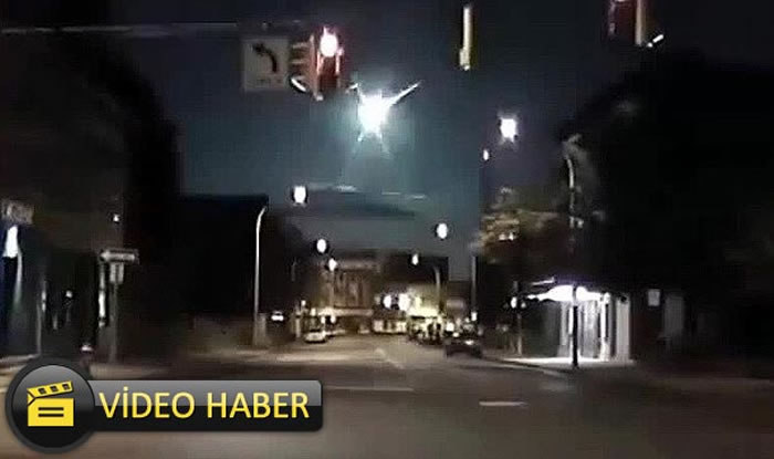 美国缅因州警察凌晨取缔违规超速时意外拍到陨石坠落