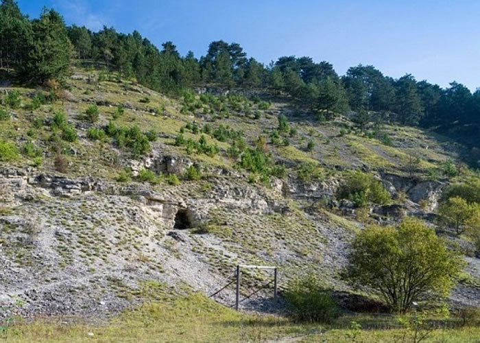 约纳斯山谷(图)是二战纳粹原子弹实验场所在。