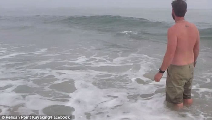 �������ױ�����Ӿ�Ϳ���С�����ǳ��̲���Ԯ�֣�С�����β�Ƹ�л