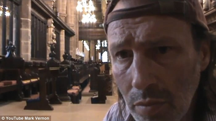 英国超自然现象研究者在教堂拍到疑似鬼魂黑影飘过