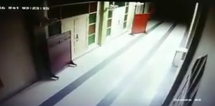 马来西亚清真寺闹鬼实录:深夜3点屏风突然离奇移动