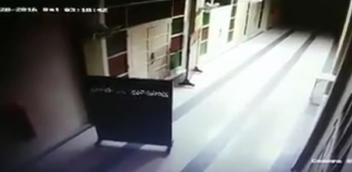 马来西亚清真寺闹鬼实录:深夜3点屏风突然离奇移动