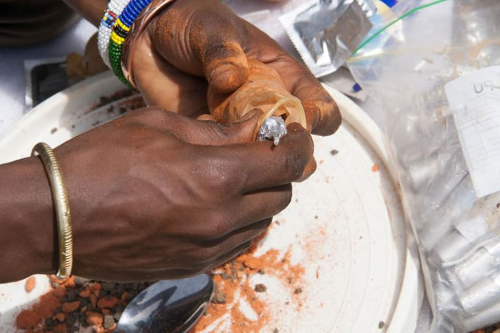 �������ۡ�ɳ�Ӻͱ������ɵġ������ơ�������Դ�������˺�����ֻ���ô���һ���̶ȵĲ��ʲ��뿪�� PHOTOGRAPH BY KILIMANJARO FILM IN