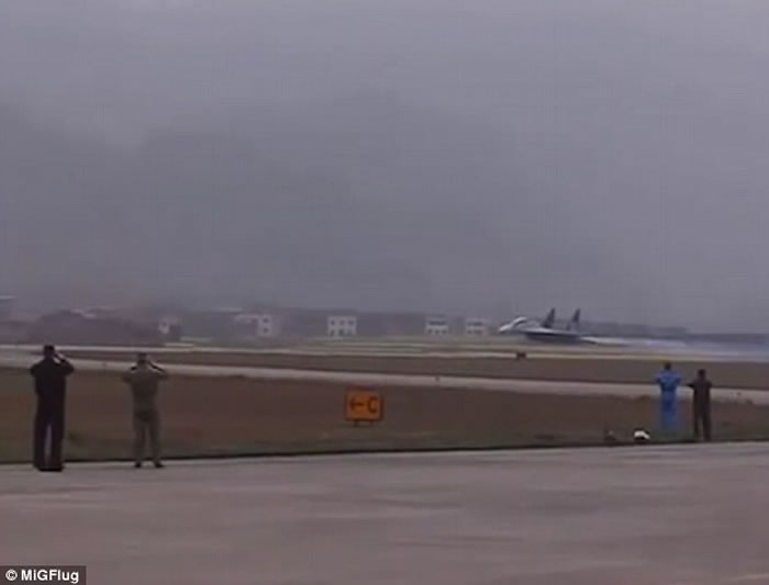 ˹սԱAnatoly Kvochur ٸؼ