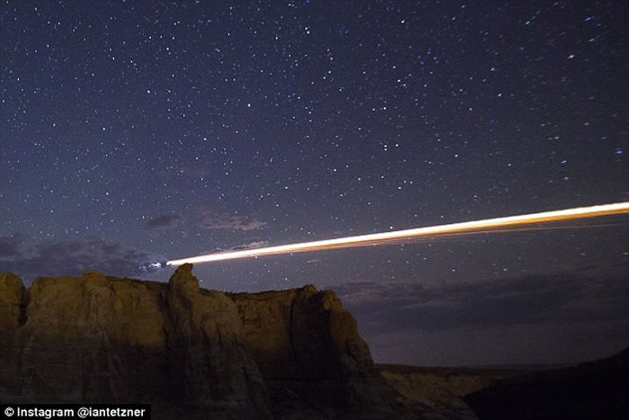 美国各地夜空同时出现UFO舰队?证实为中国长征七号火箭残骸