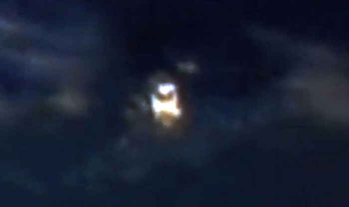 外星人正在监视地球?国际空间站24小时直播摄影机拍到直径数百英里大小的UFO