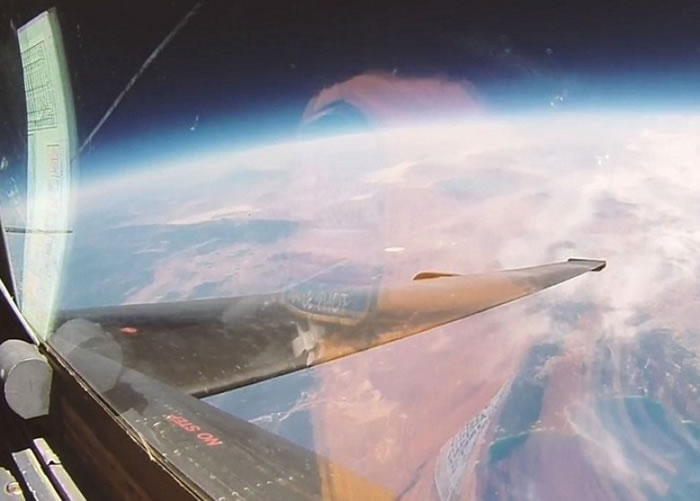 U-2机师可见到地球曲面。