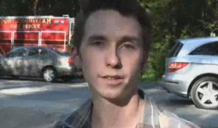 目击者指黑熊想将女孩拉入丛林。