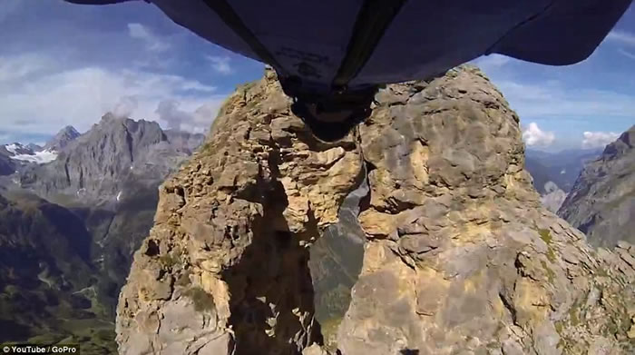 意大利定点跳伞运动员Uli Emanuele拍摄极限跳伞 却拍下自己的死亡过程