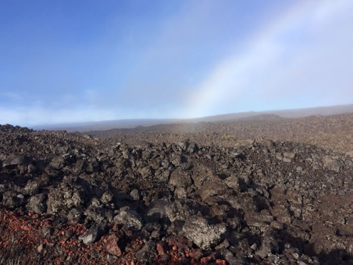 毛纳罗亚火山一片荒芜,模拟作火星环境。