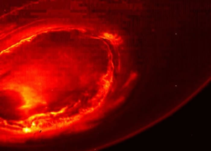 木星南极极光的照片。