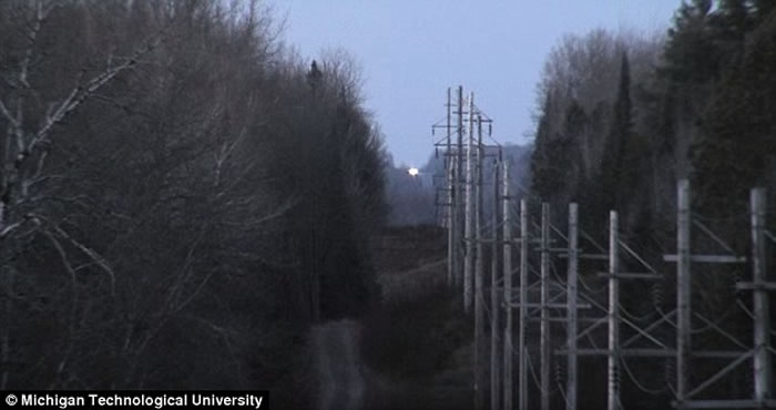 ������֮�⣺�����������ݲ���������ɭ�ֹ�԰�������ذ�ɫ����