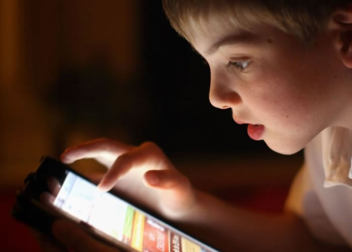 ��ѧ�ҽ��飬������Ҫ�ö�ͯ��10��ǰ�Ӵ����Ӳ�Ʒ��