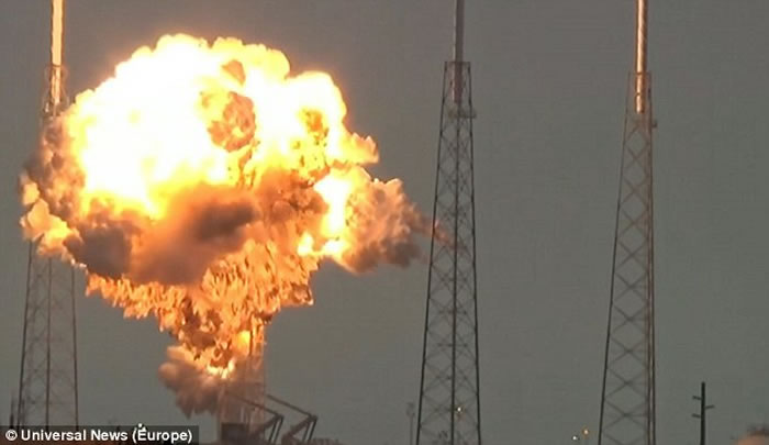 SpaceX猎鹰9号火箭爆炸 马斯克:不排除UFO所为
