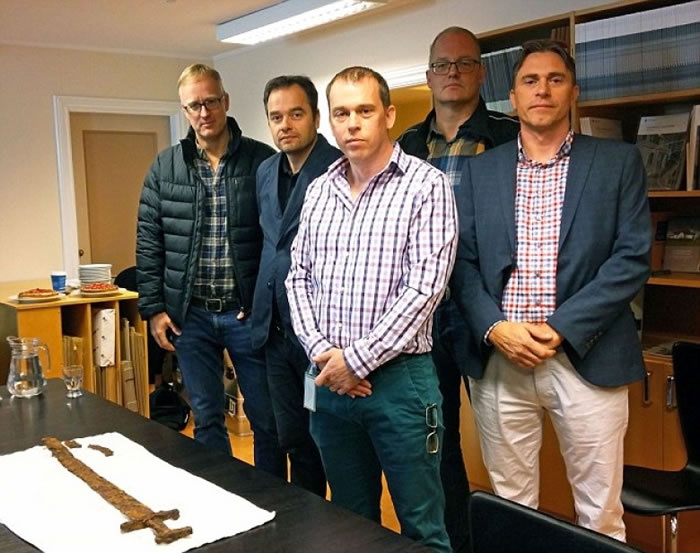 ���������Ŷӵ�Ұ����ɱҰ�쾹����1000��ǰ��ά��ʱ���Ž�