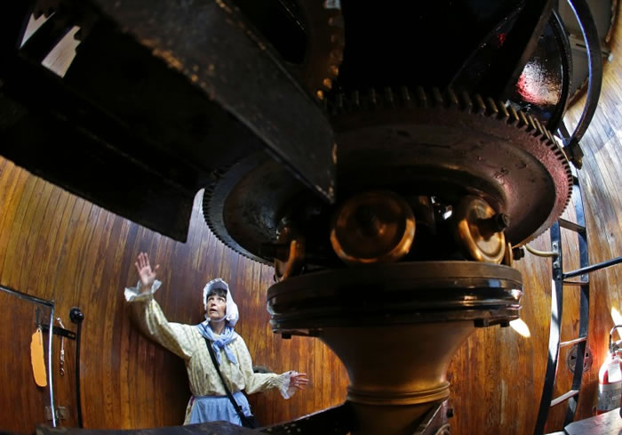 ˹ŵ���ᴩ�ϸ���ʱ���������ϰࡣ