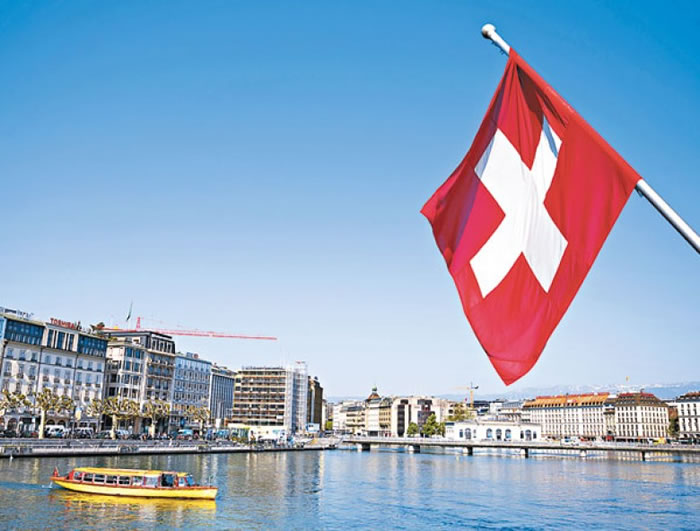 瑞士连续8年排名第一。