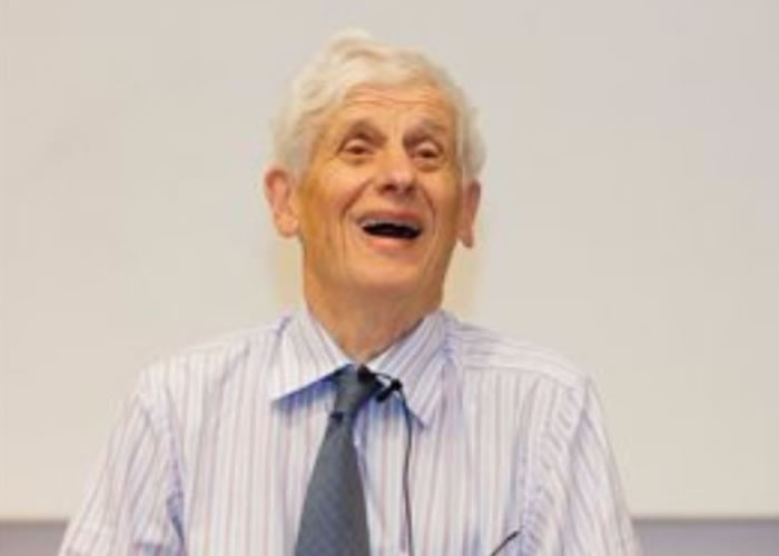 索利斯(图)患有认知障碍症。