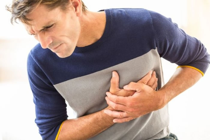 心情欠佳下做剧烈运动,增加心脏病发作的风险。