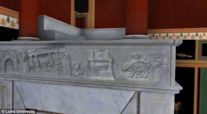 壁炉刻有漂亮的花纹。