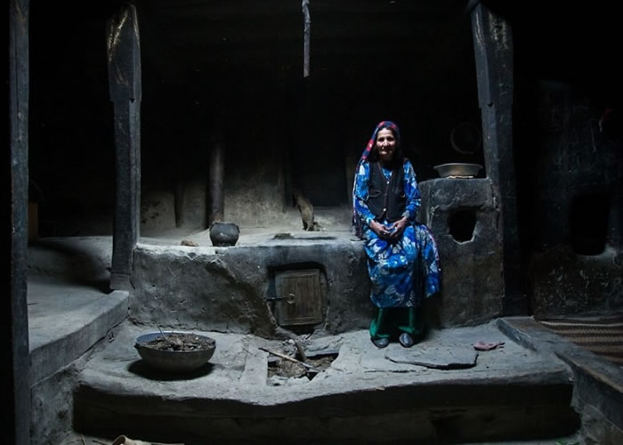 ���ߺ�Ů�Ӵ������޵���ɫ��װ��