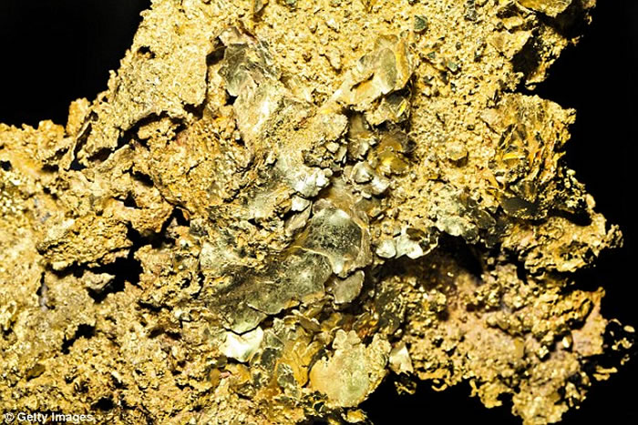 44.5����ǰ����һ������Ĵ�����ײ�γɵ�����ؽ���