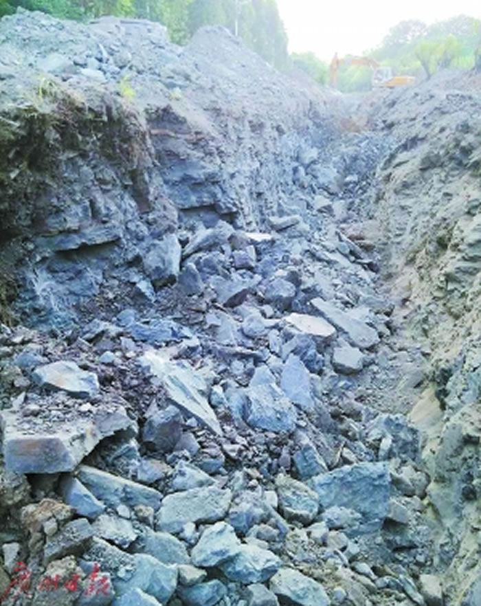 �����ݻ�ʯ���ֵĵط���