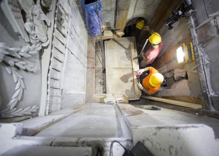 �÷�ʥ��ʯ����������