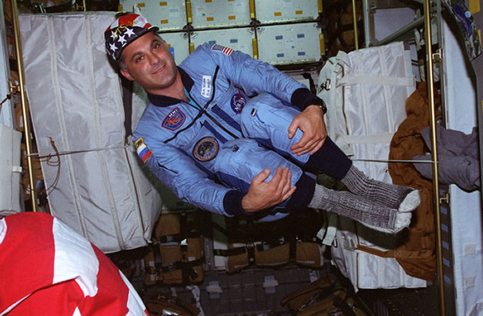 ��λ��̫��վ�ϲ���ͶƱ��̫���˩������� �ַ�