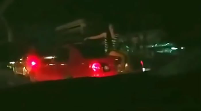 ˻ǹ̩һɫγĺϾȻһŮ