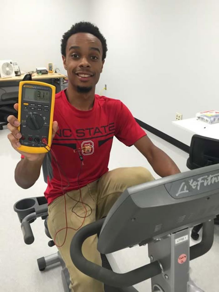 �о���Աָ���ֱ�Ϊ�����ȡ���ܵ����λ�á�