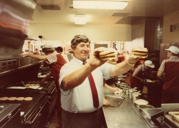 德利加蒂发明“巨无霸”。