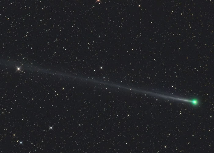 12月22日从非洲纳米比亚以望远镜拍摄到的45P彗星照片。