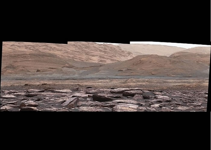 ������ڻ����ĵ���ɫ����ʯ��