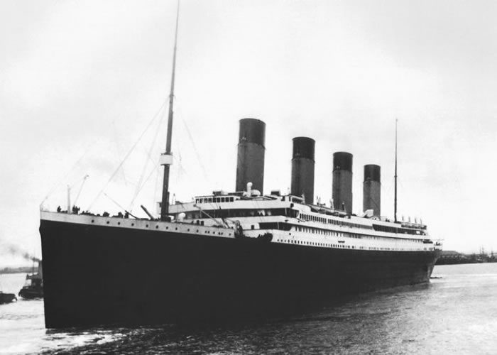 铁达尼号的事故是航海史上的大悲剧。