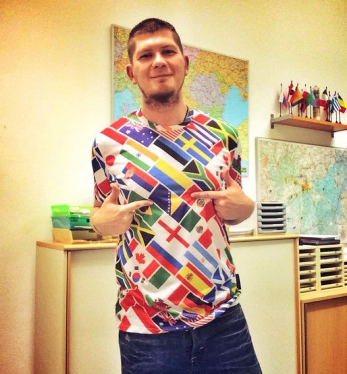 学会多种外语的背后,是缺乏普通年轻人的生活。