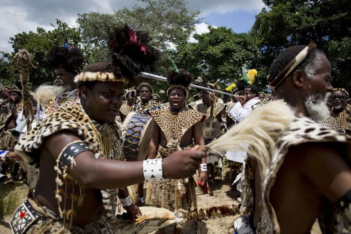 �������ڽ����ʱ���Ŵ�����ҫ���ҳϵı�Ƥ�����ڱ������ļ��٣��������Ѿ�תΪʹ�����챪Ƥ������� PHOTOGRAOH BY ALEXANDER JOE, AFP