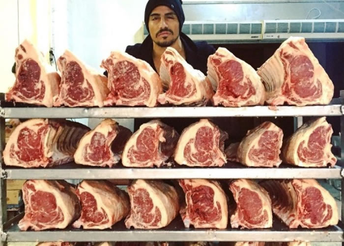 戈克切经常都会将“靓相”及切肉片段上载至Instagram。