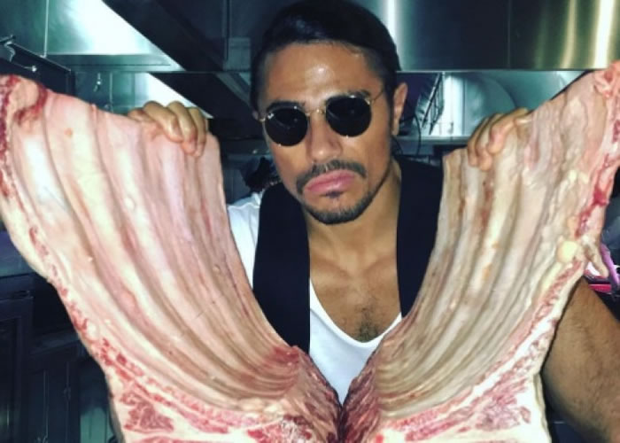 戈克切拥有可媲美明星的面孔。