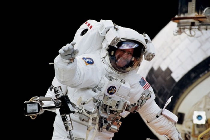 宇航员衣物材质抗菌防臭