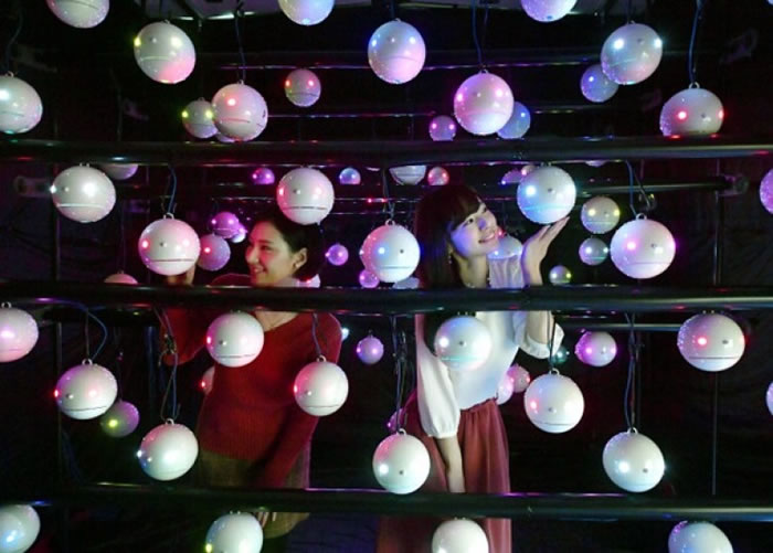 花粉机器人能点算空气中的花粉浓度,助预防花粉症。