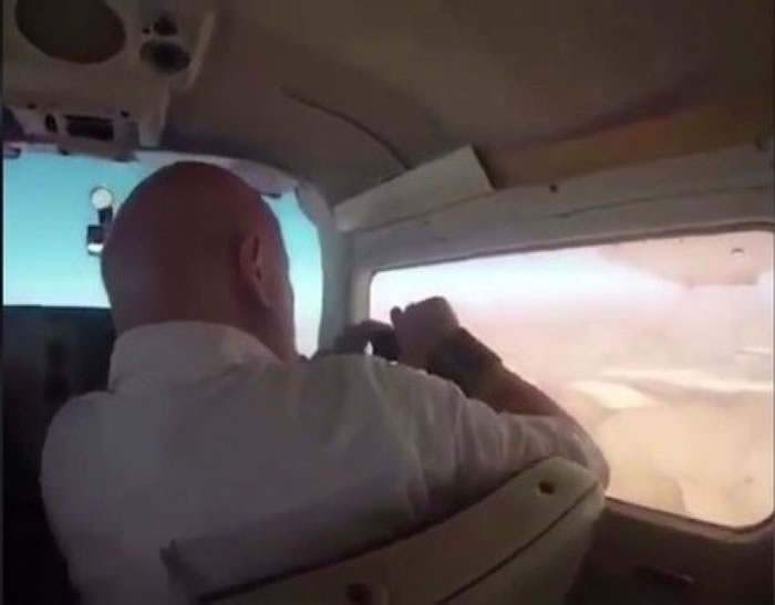 ������ӷɻ��Ͽ������� �������������