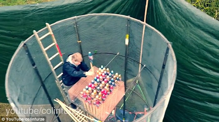 ����ѧ��Colin Furze���ƻ����� ��ȼ�̻�����ҹ��