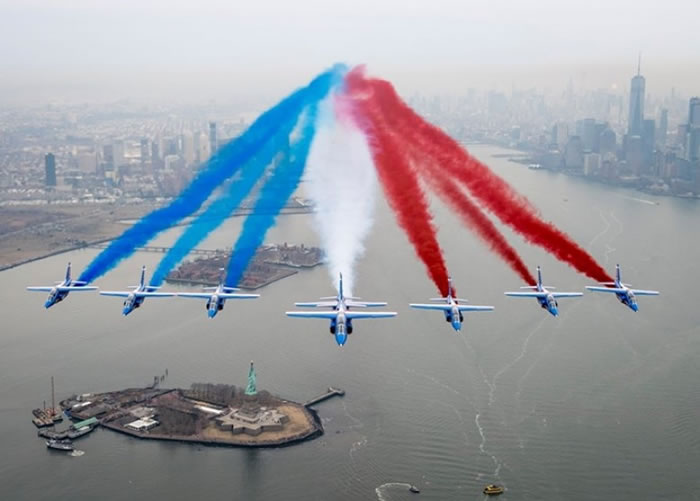 为纪念美国参加第一次世界大战100周年 法国空