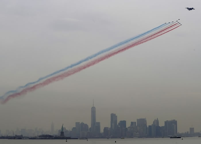 �������ɱ�ӣ���ԽŦԼ�С�