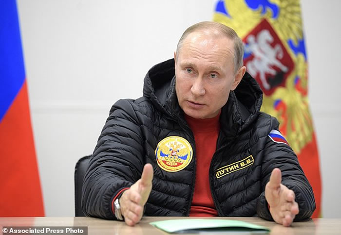 俄罗斯总统普京走访北极并视察冰川 称气候变化不是人类活动所造成