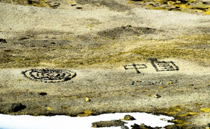 外媒称冰岛斯奈山半岛遭到中国大陆游客排石头破坏景观