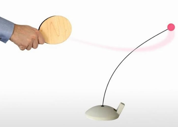 装置由一个底座加上一个装在弹性杆上的球组成。