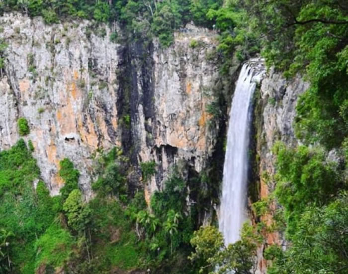 近日连场最雨为瀑布带来洪水。